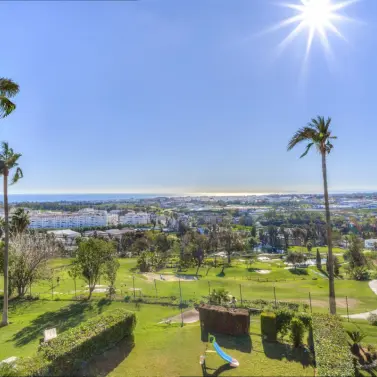 Venta de apartamento en planta media en Nueva Andalucía