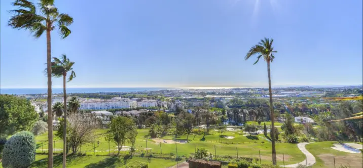 Venta de apartamento en planta media en Nueva Andalucía 0