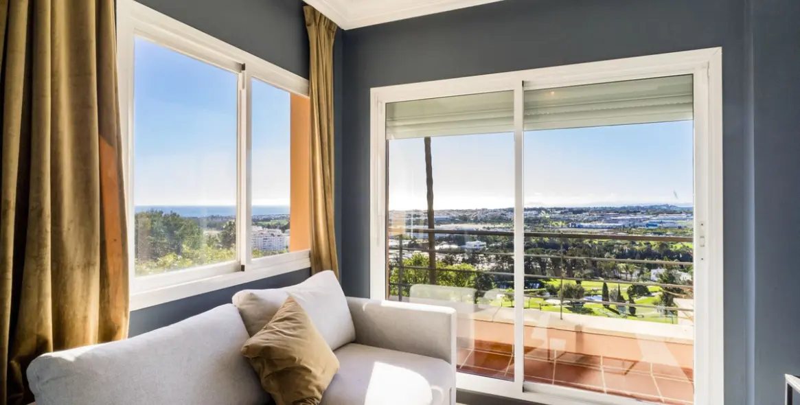 Продажа апартаментов на среднем этаже в Nueva Andalucía 11