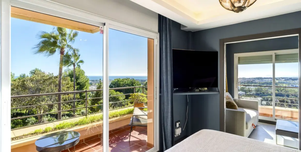 Продажа апартаментов на среднем этаже в Nueva Andalucía 15