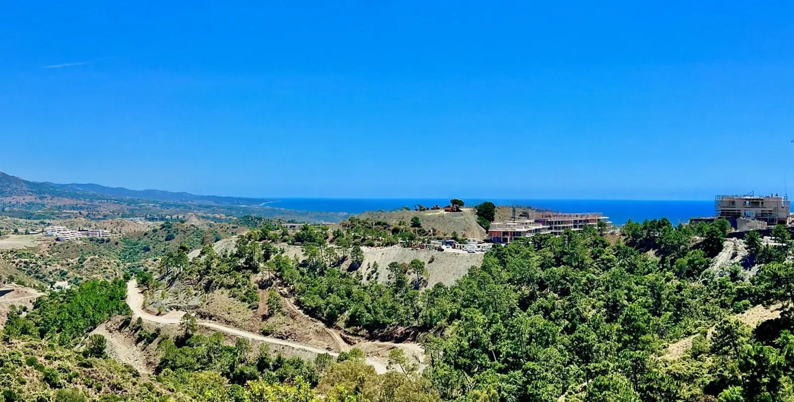 Продажа  жилого участка в El Madroñal 6