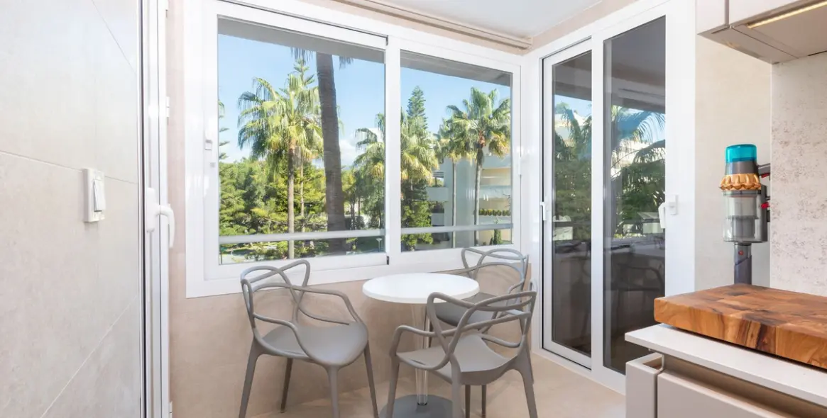 Продажа апартаментов на среднем этаже в Estepona 19