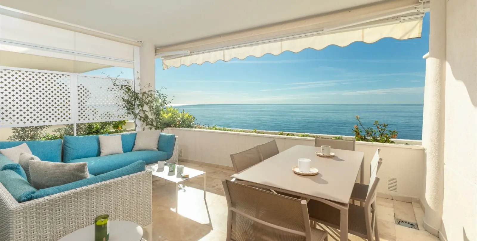 Sale of middle floor apartment in Estepona 2