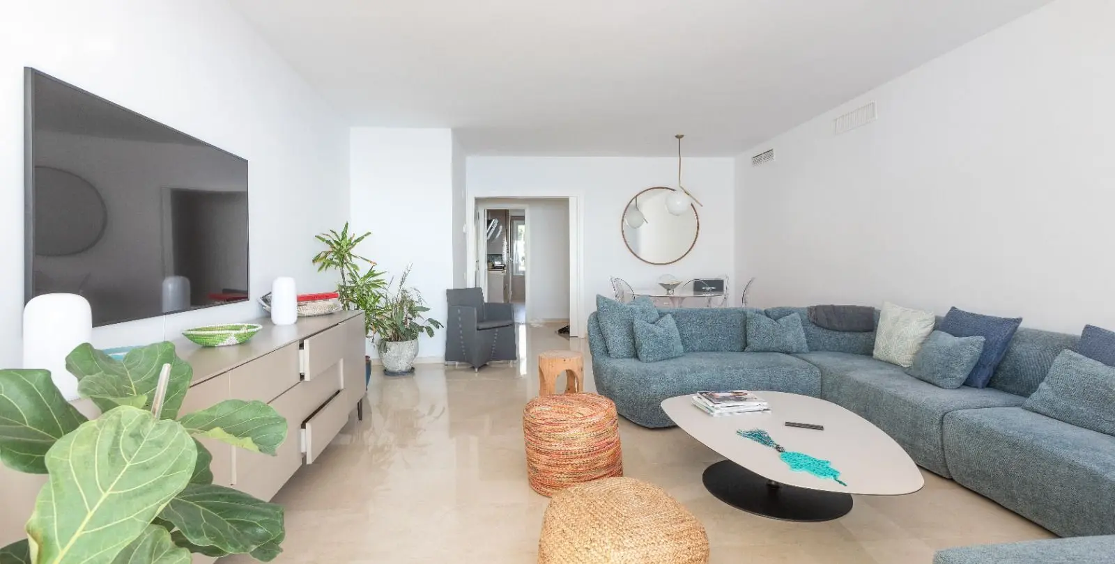 Sale of middle floor apartment in Estepona 9