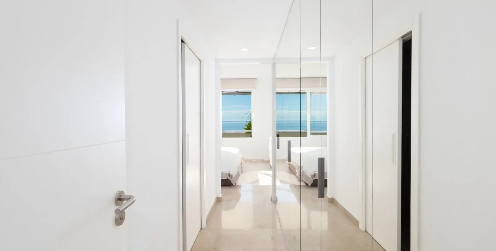 Sale of middle floor apartment in Estepona 15