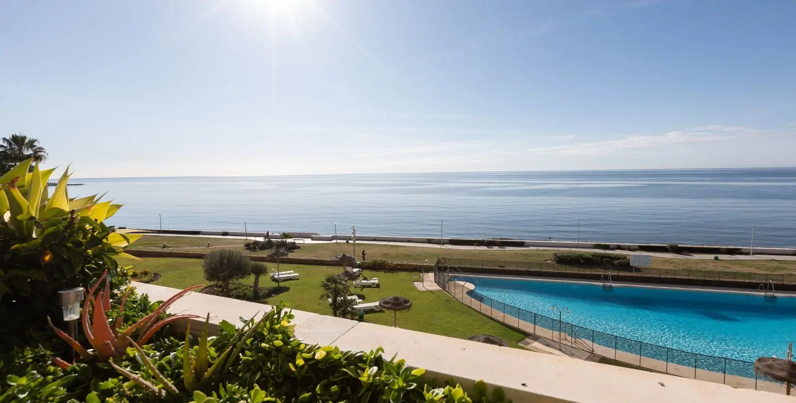 Sale of middle floor apartment in Estepona 18