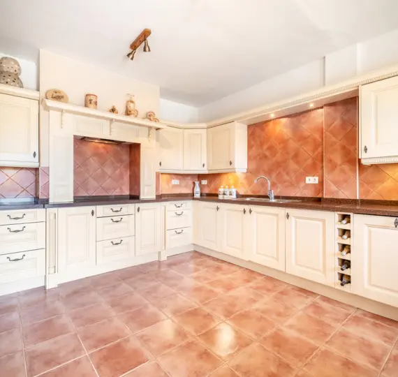 Продажа  отдельно стоящей виллы в El Rosario