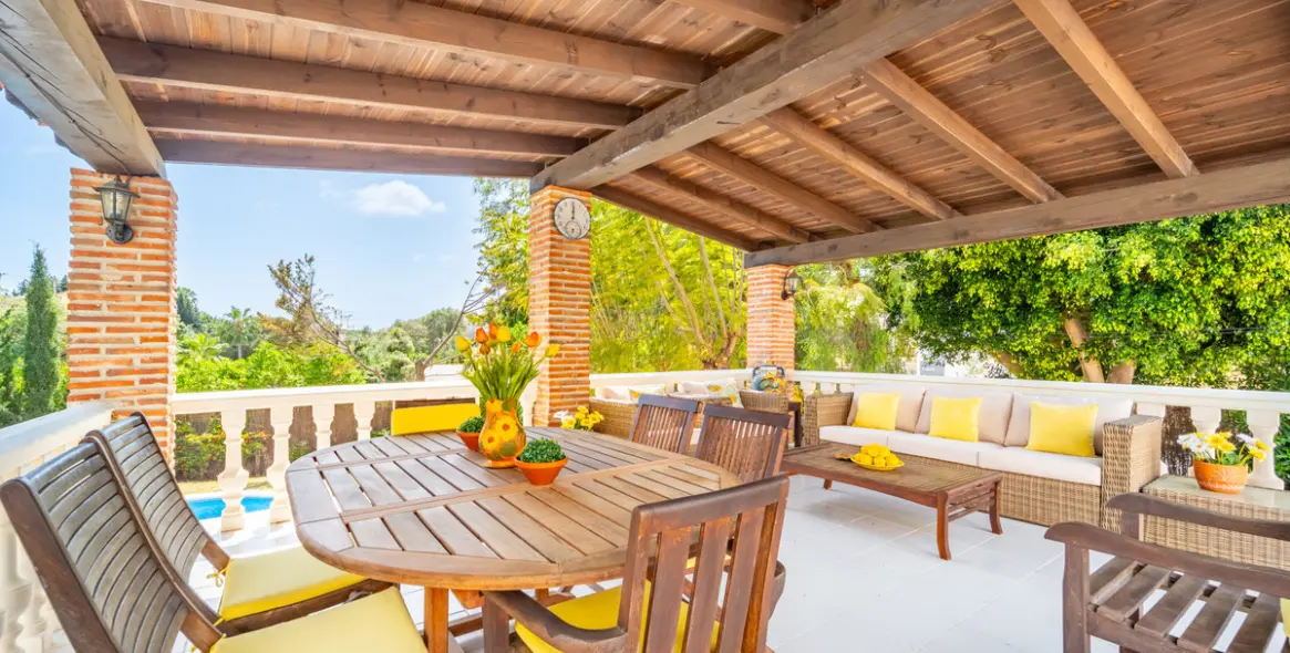 Продажа  отдельно стоящей виллы в El Rosario 12