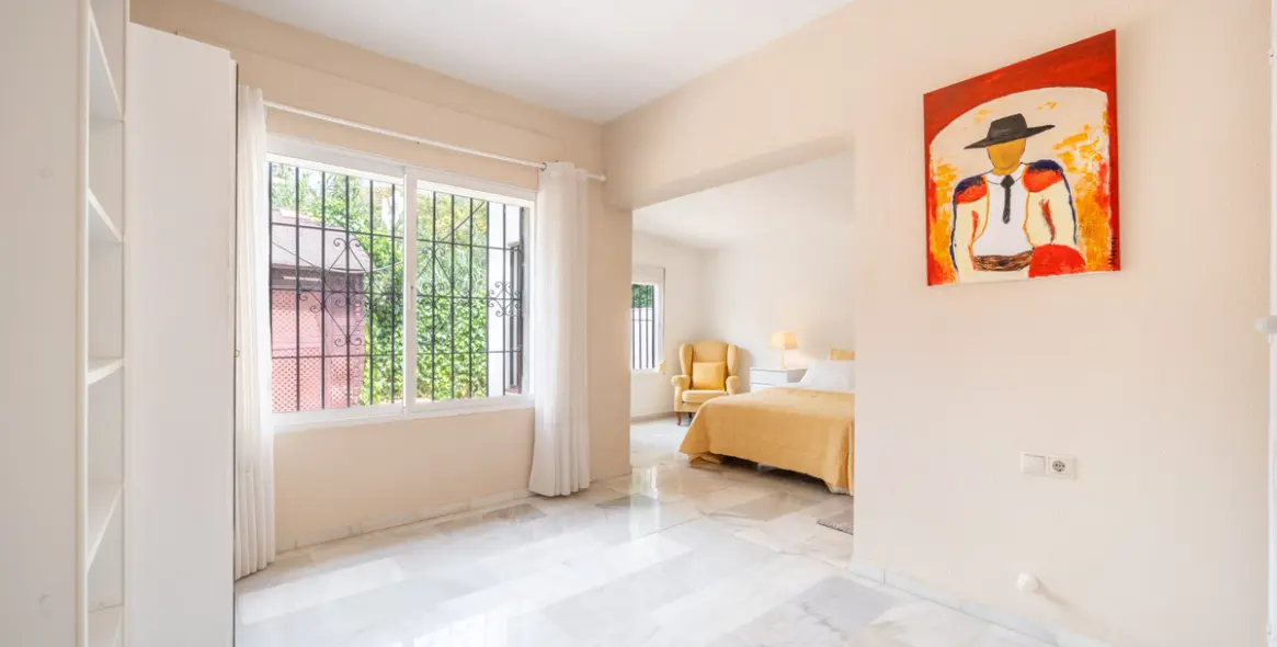 Продажа  отдельно стоящей виллы в El Rosario 18