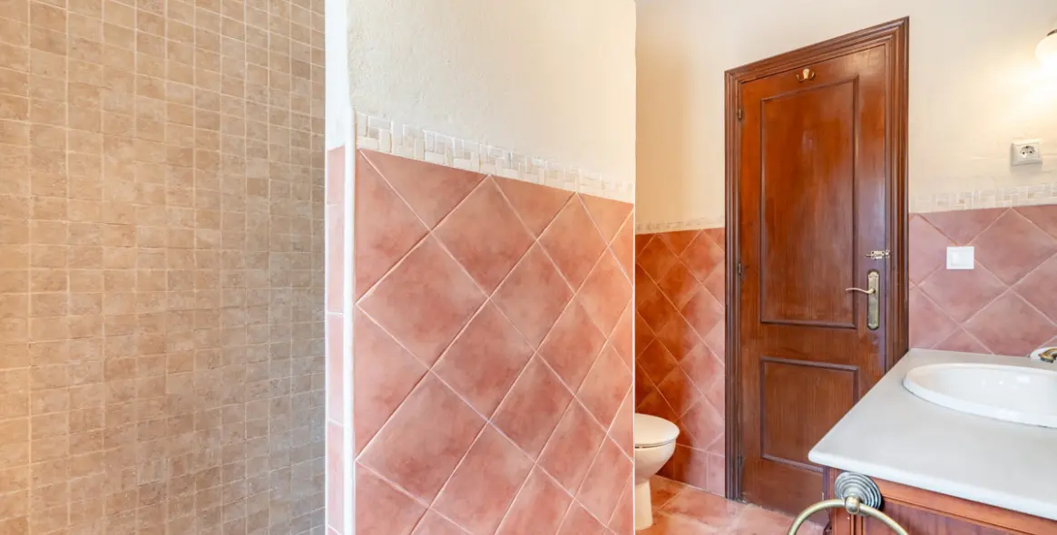 Sale of detached villa in El Rosario 25