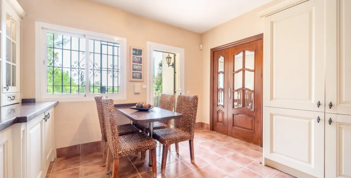 Sale of detached villa in El Rosario 31