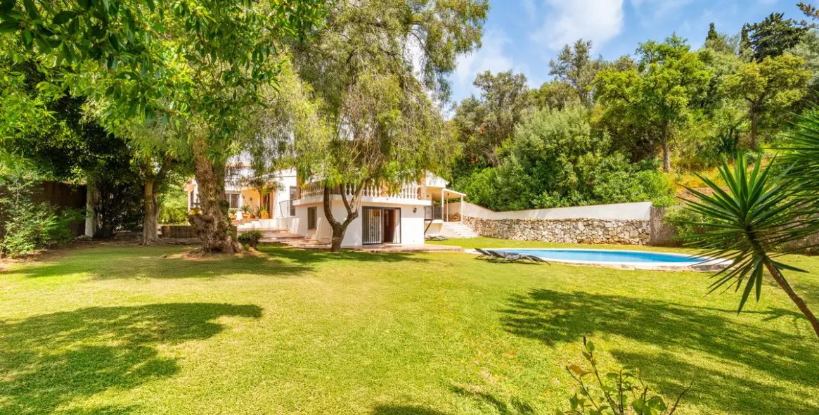 Sale of detached villa in El Rosario 41