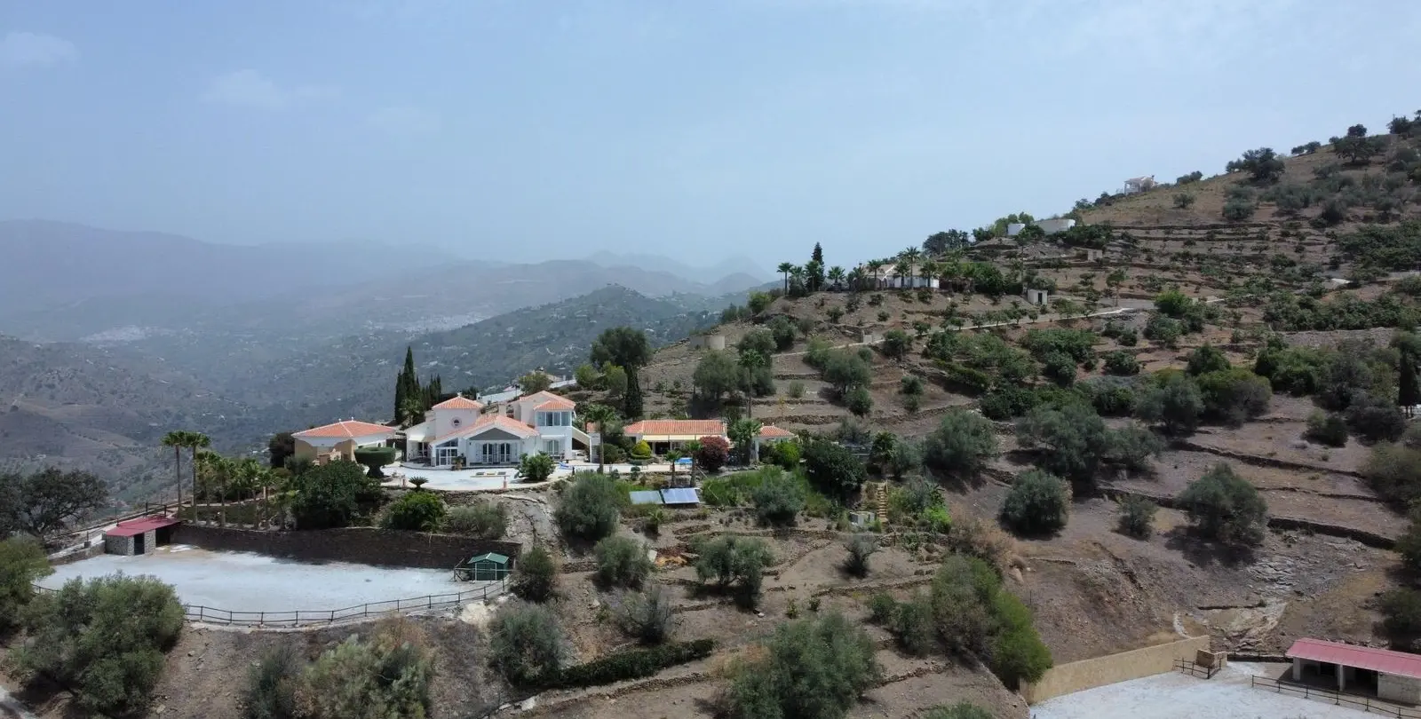 Venta de villa independiente en Sayalonga 2