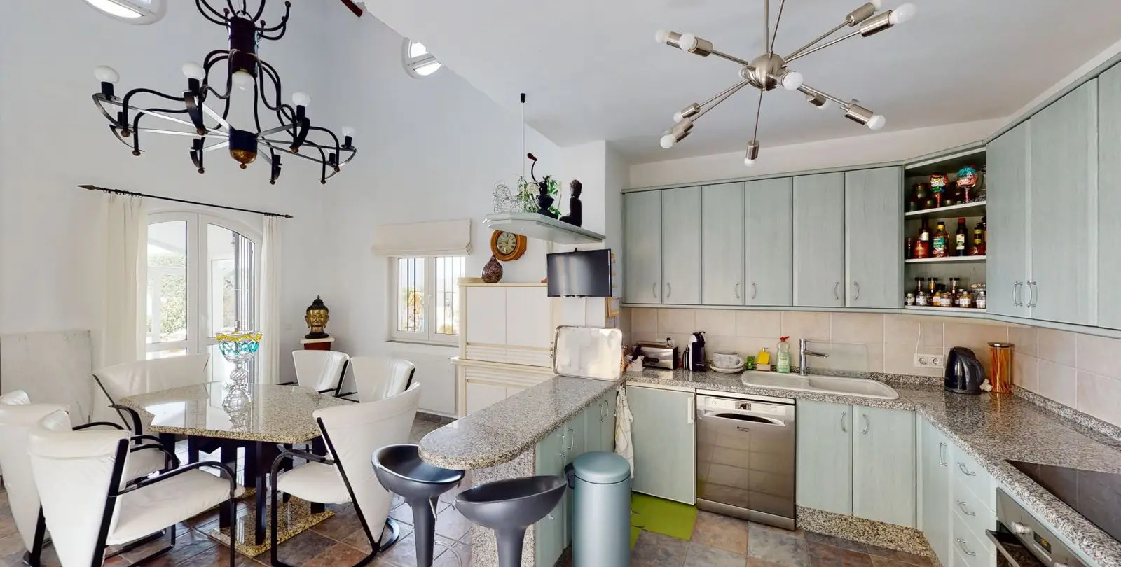 Venta de villa independiente en Sayalonga 12