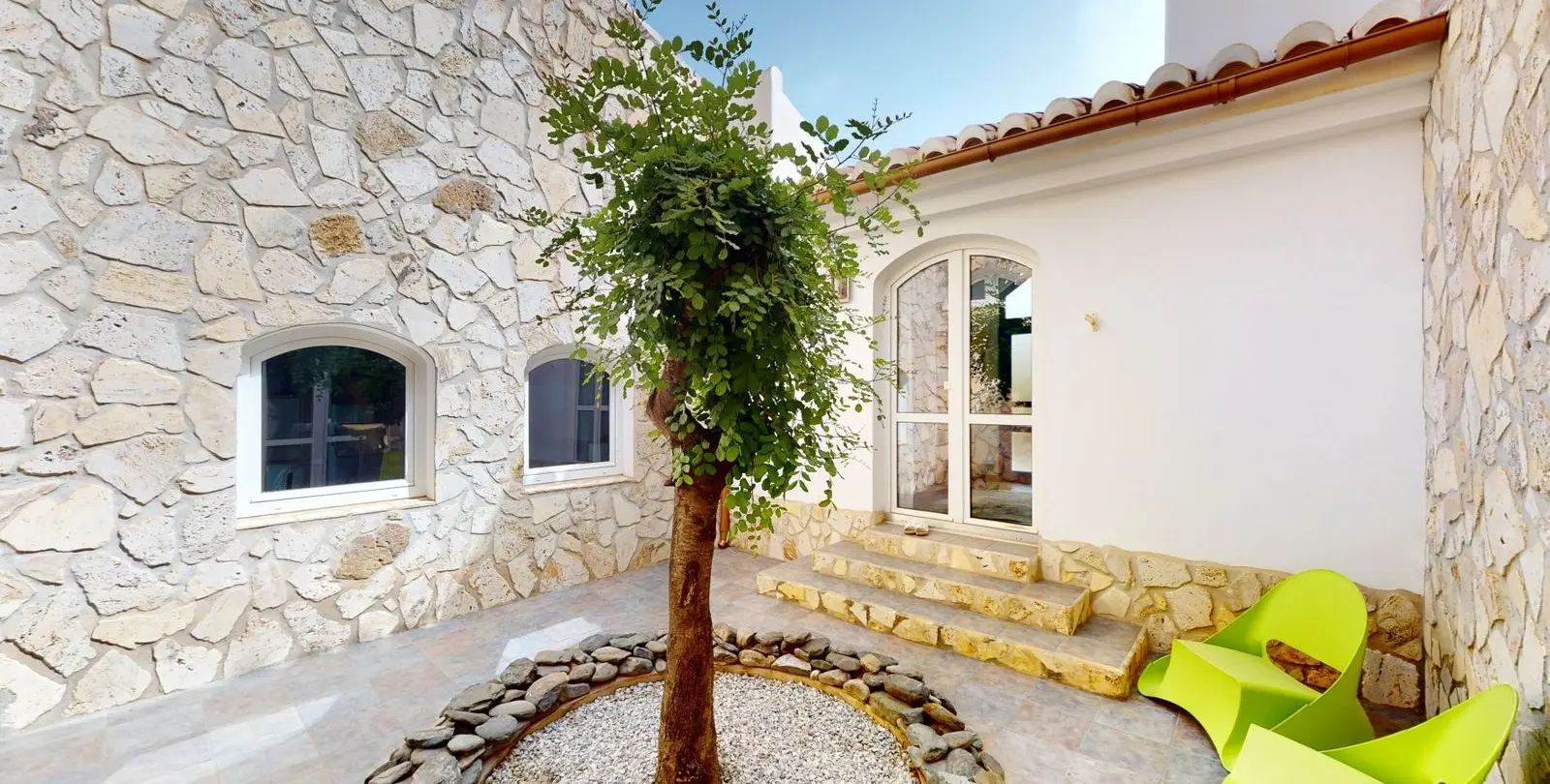 Venta de villa independiente en Sayalonga 22