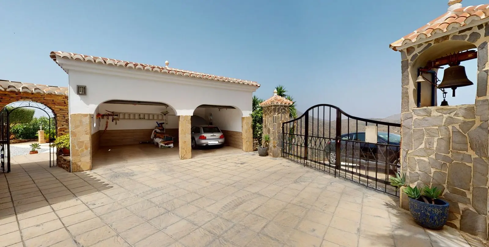 Venta de villa independiente en Sayalonga 31