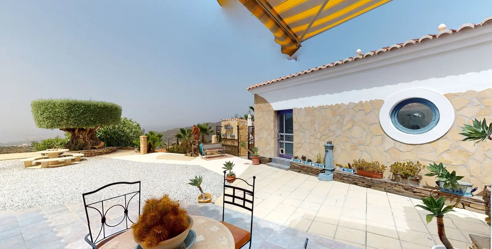 Venta de villa independiente en Sayalonga 34