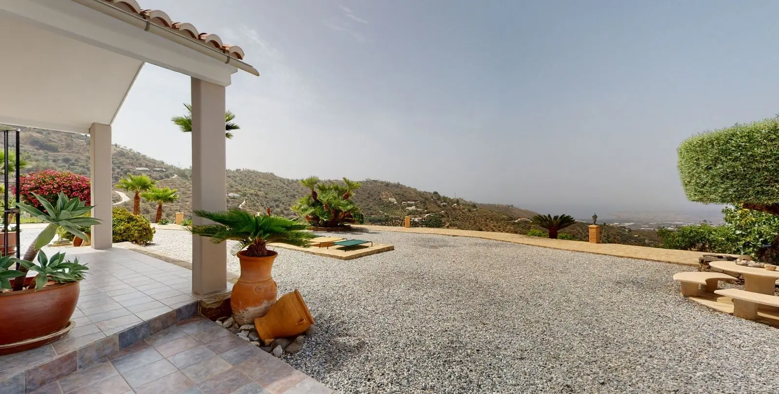 Venta de villa independiente en Sayalonga 35