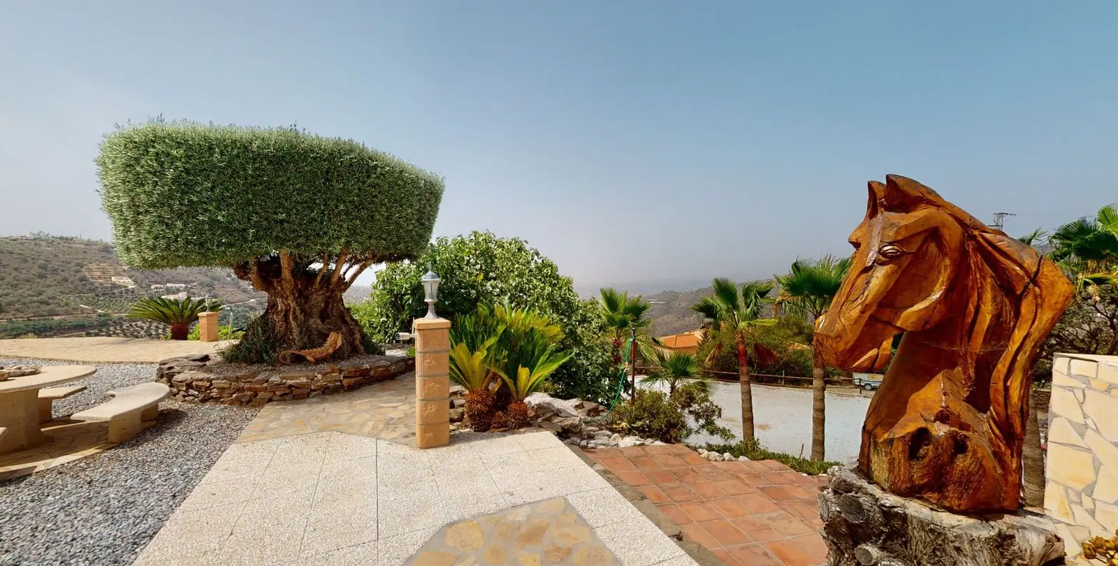 Venta de villa independiente en Sayalonga 37