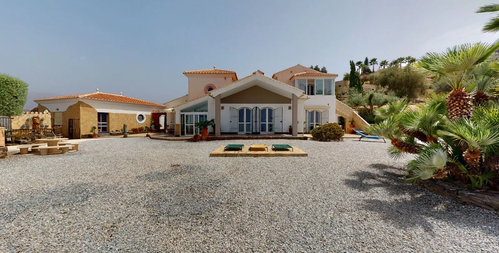 Venta de villa independiente en Sayalonga 41