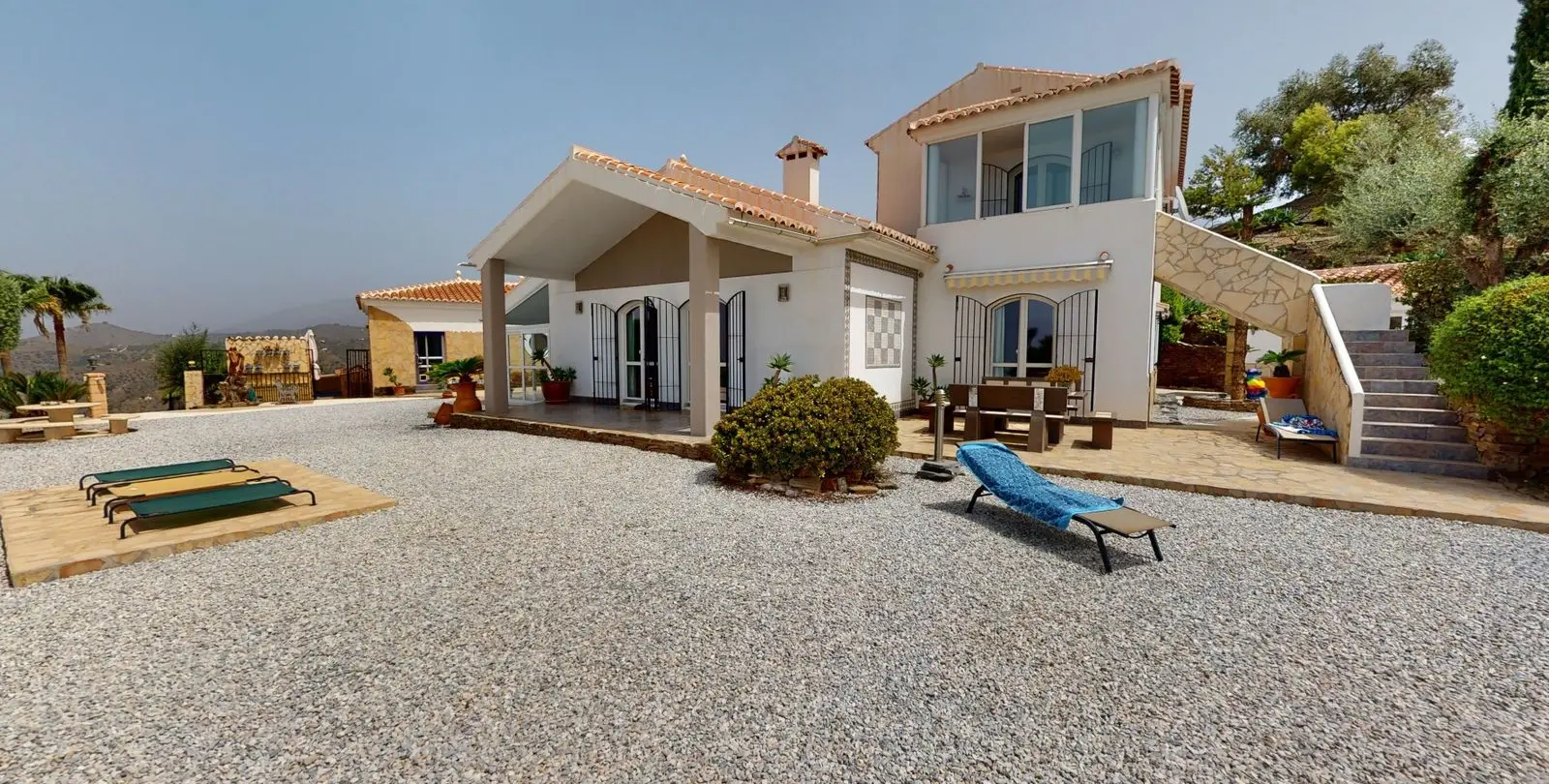 Venta de villa independiente en Sayalonga 42
