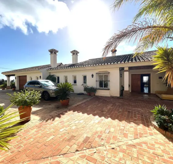 Sale of detached villa in Mijas