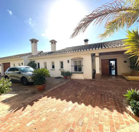 Sale of detached villa in Mijas