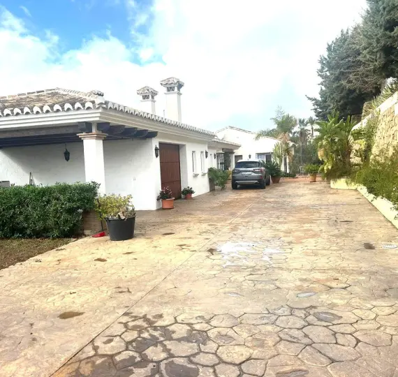 Sale of detached villa in Mijas