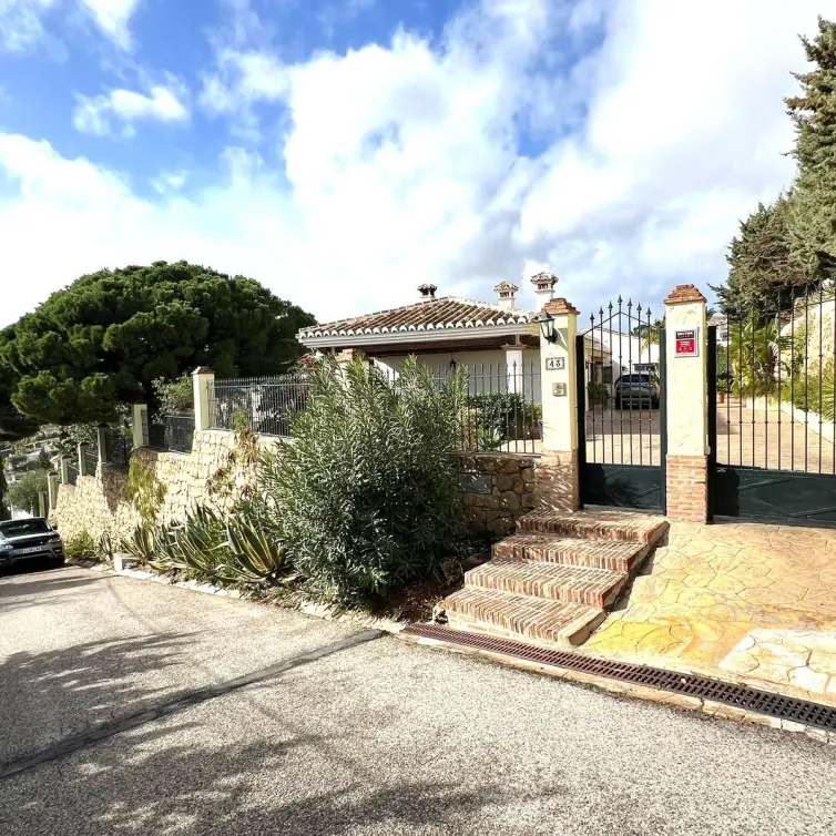 Sale of detached villa in Mijas