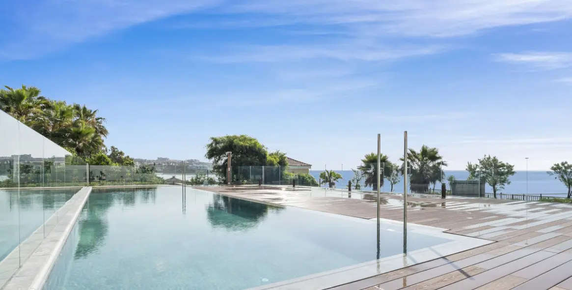 Продажа апартаментов на среднем этаже в Estepona 4