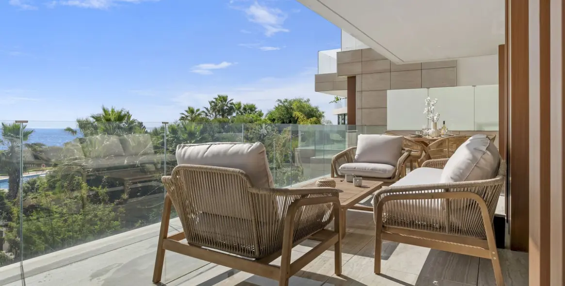 Sale of middle floor apartment in Estepona 6