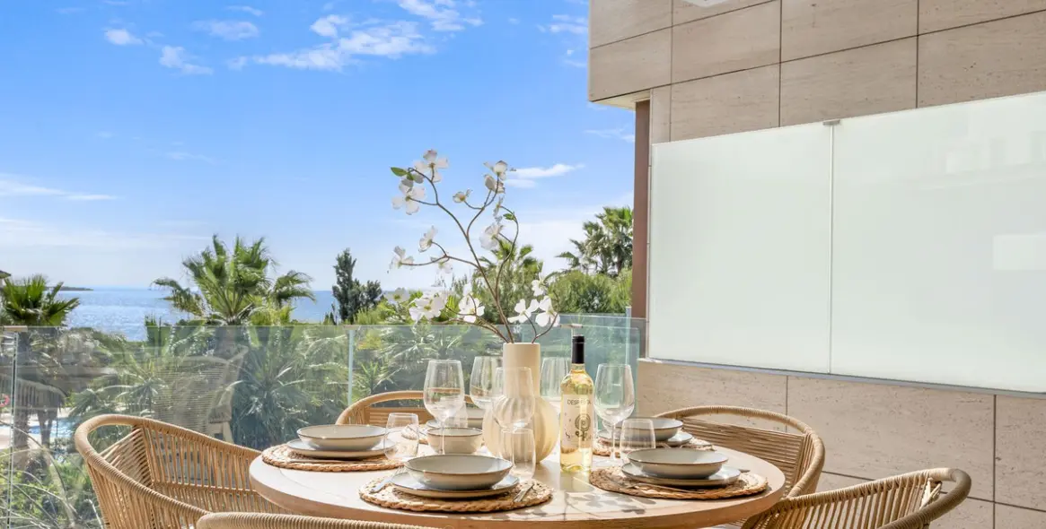 Sale of middle floor apartment in Estepona 7