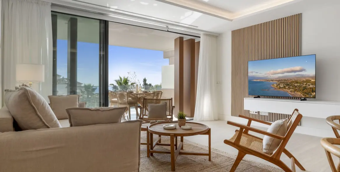 Sale of middle floor apartment in Estepona 11