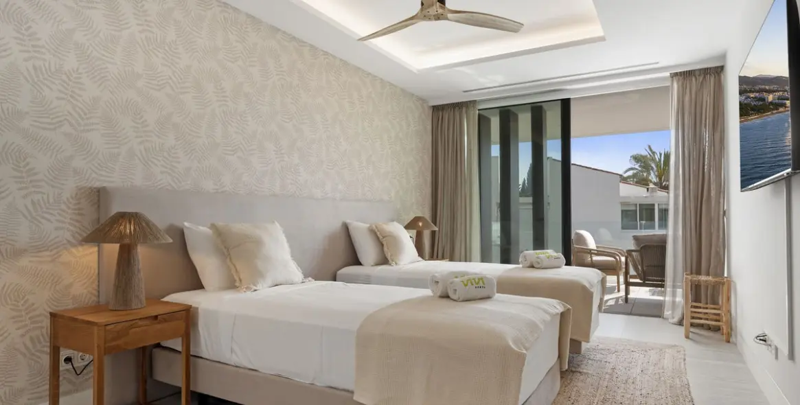 Sale of middle floor apartment in Estepona 14