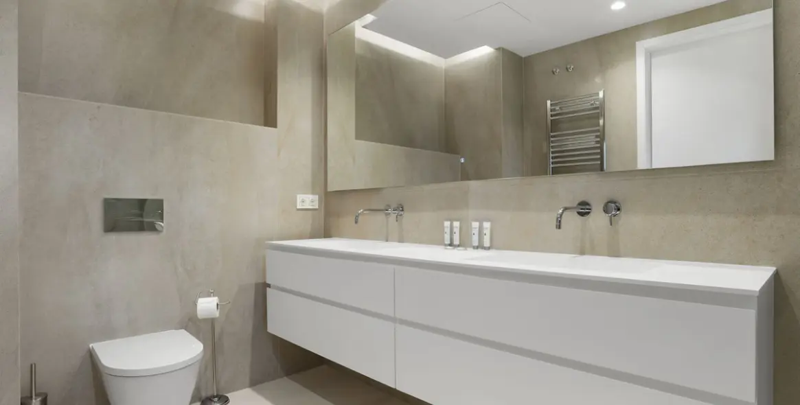 Sale of middle floor apartment in Estepona 17