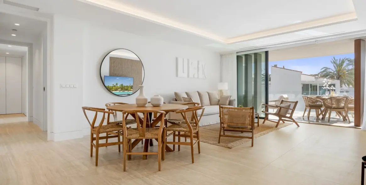 Sale of middle floor apartment in Estepona 18