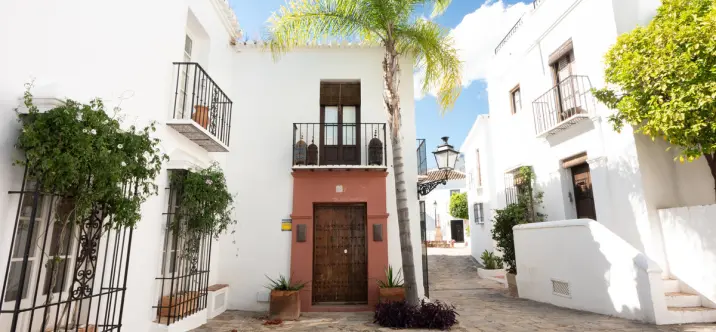 Sale of townhouse in The Golden Mile 0