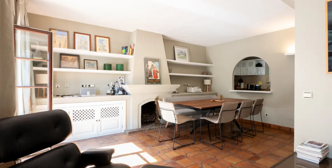 Sale of townhouse in The Golden Mile 5