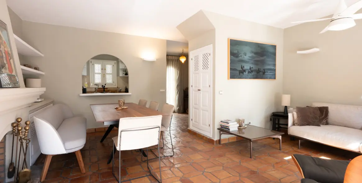 Sale of townhouse in The Golden Mile 6