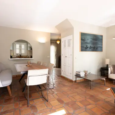Sale of townhouse in The Golden Mile