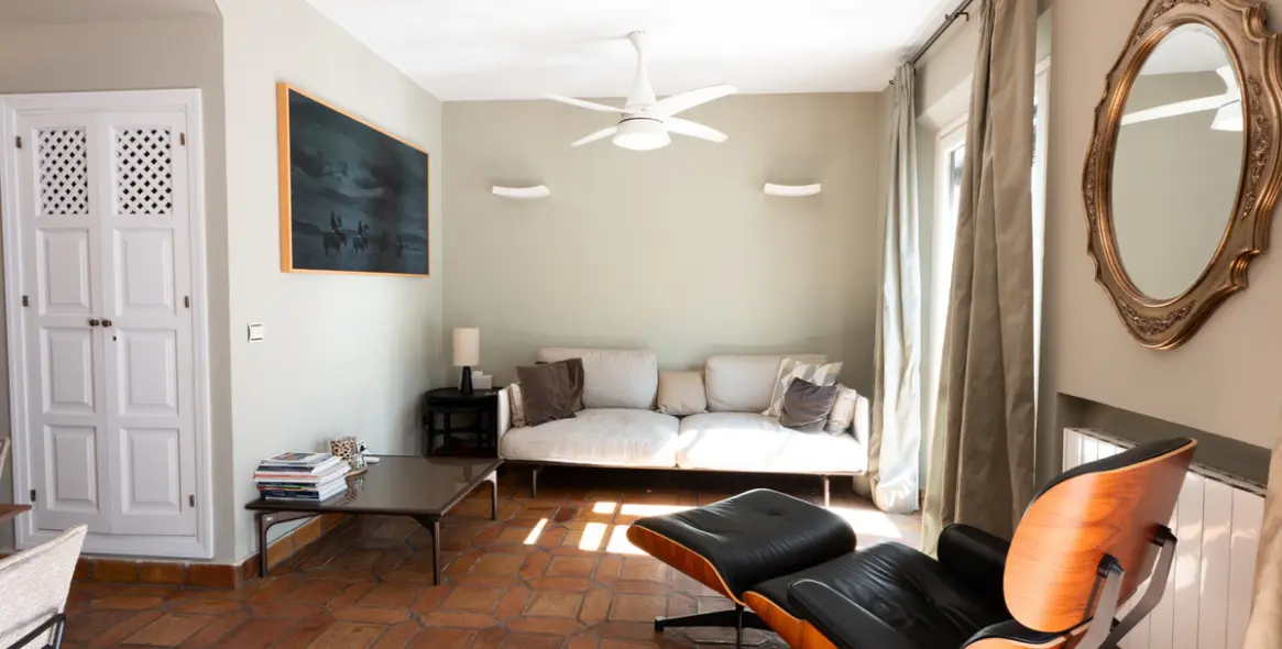 Sale of townhouse in The Golden Mile 7