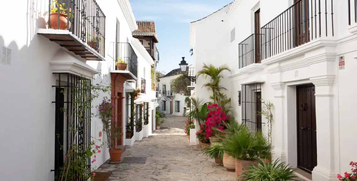 Sale of townhouse in The Golden Mile 19