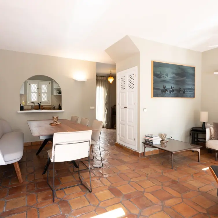 Sale of townhouse in The Golden Mile