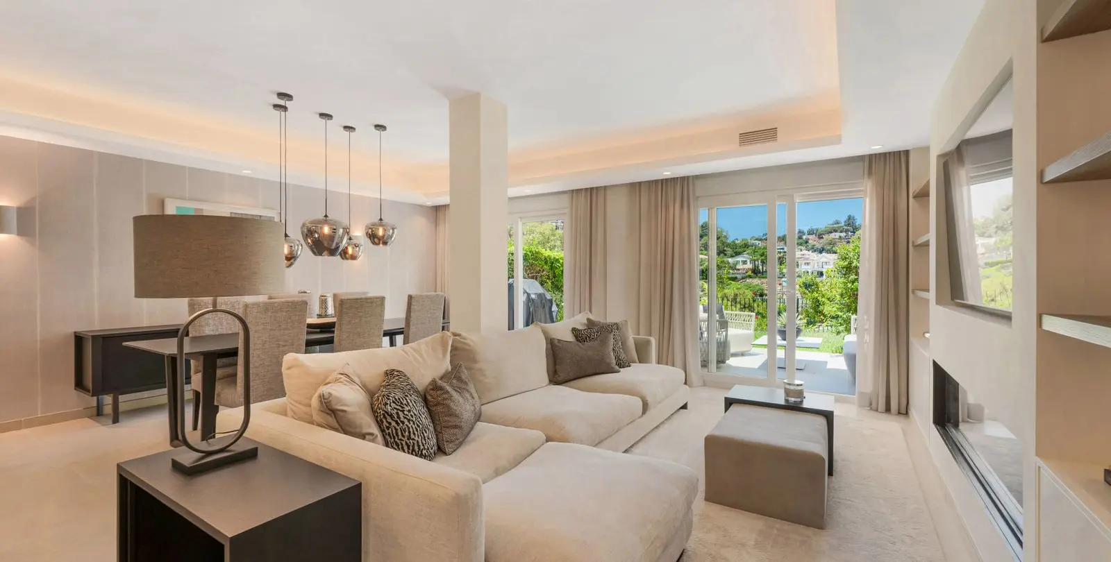 Sale of townhouse in La Quinta 1