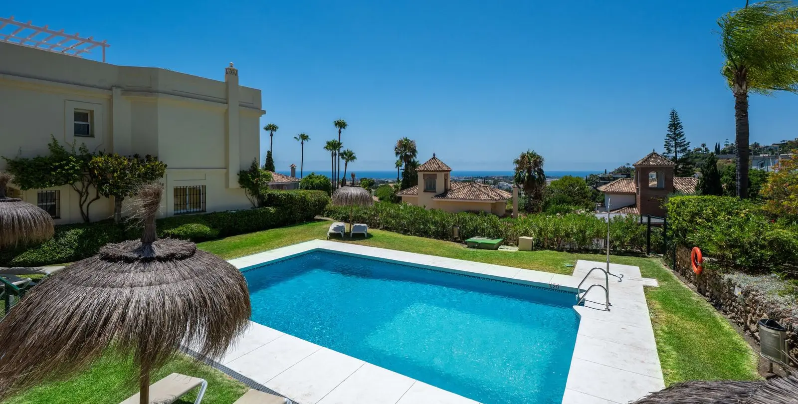 Sale of townhouse in La Quinta 5