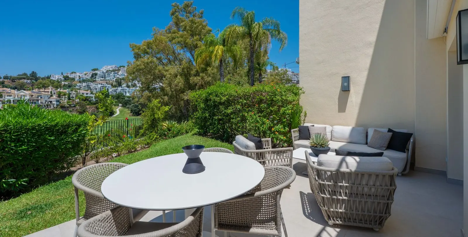 Sale of townhouse in La Quinta 28