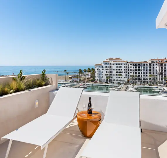 Sale of penthouse duplex in La Duquesa
