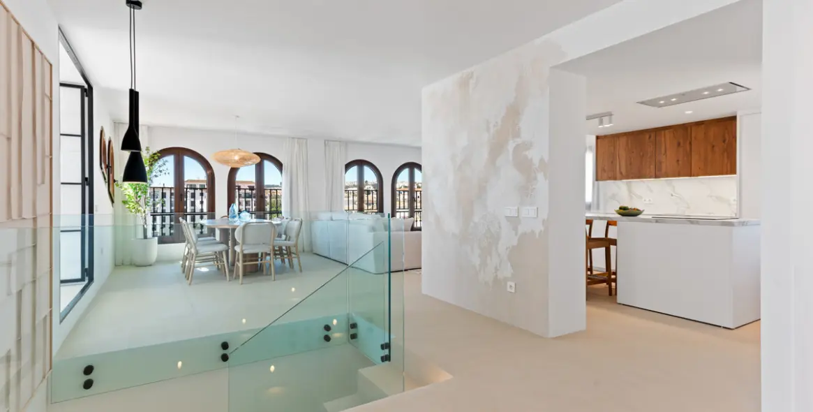 Sale of penthouse duplex in La Duquesa 2