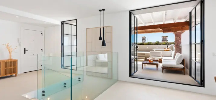 Sale of penthouse duplex in La Duquesa 2