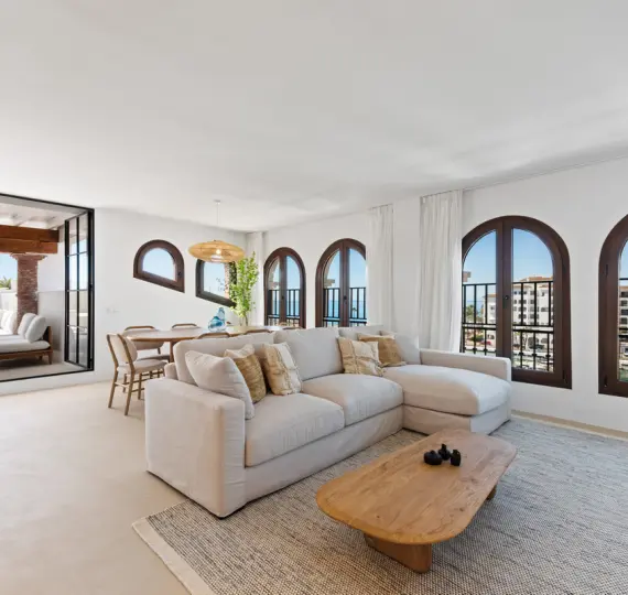 Sale of penthouse duplex in La Duquesa